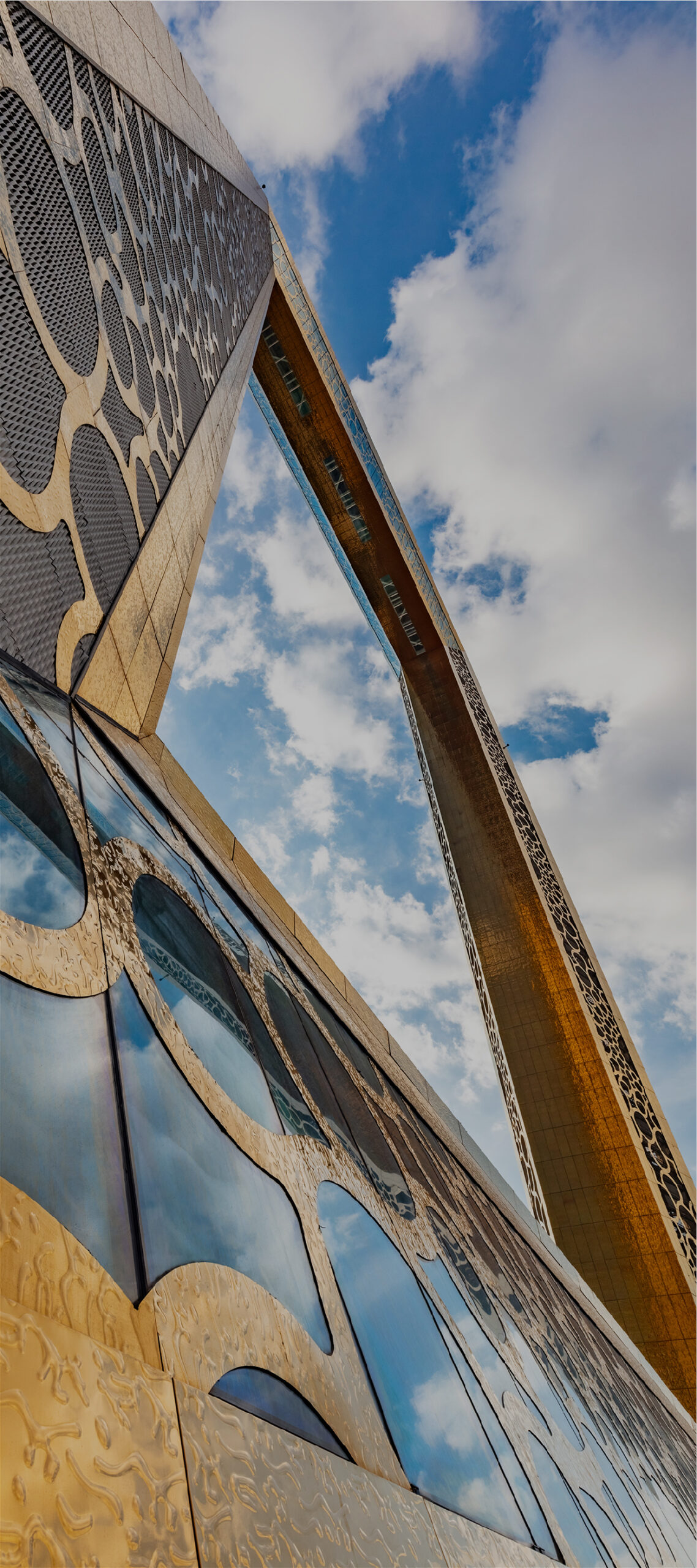 Bold concept, iconic building